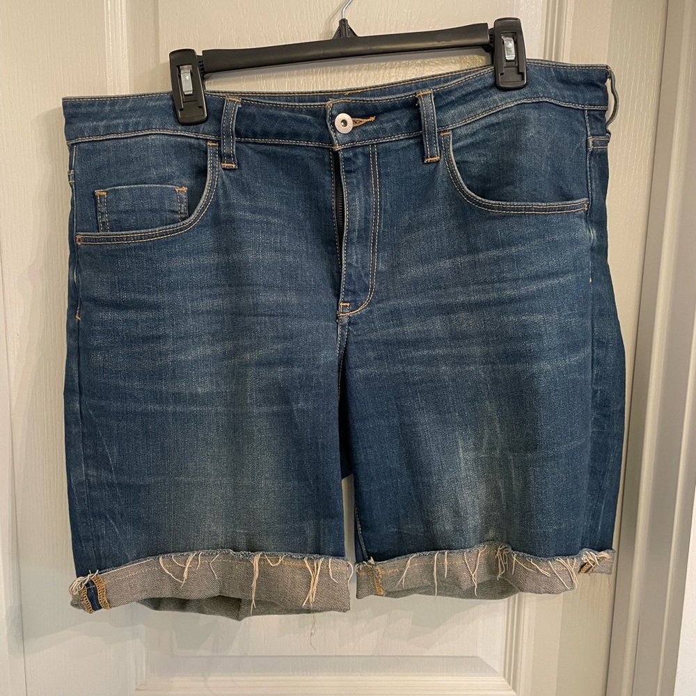 Pilcro brand from Anthropologie Jean short. Size 32. Gently used.